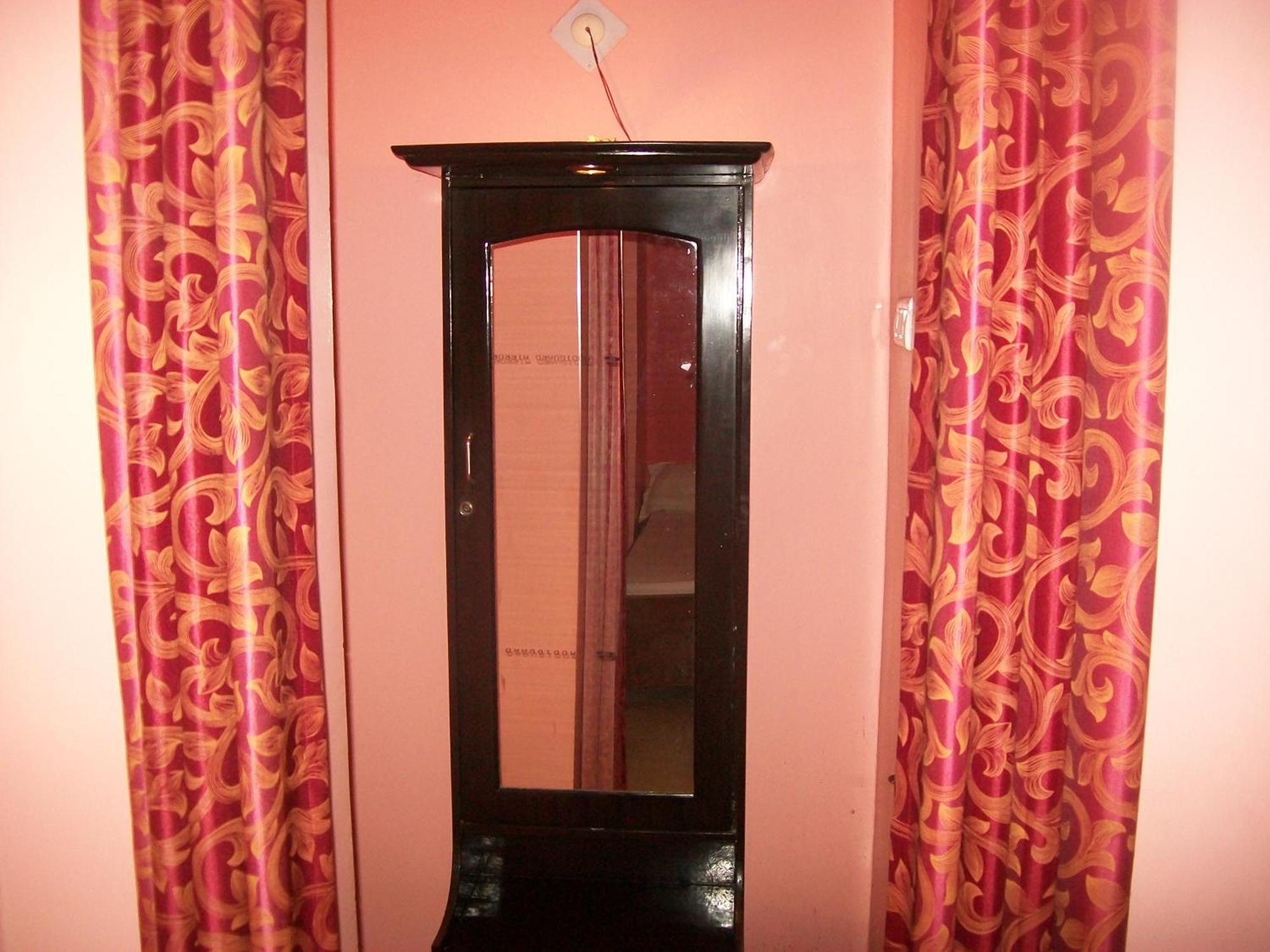 גאיה Hotel Viraat Inn מראה חיצוני תמונה