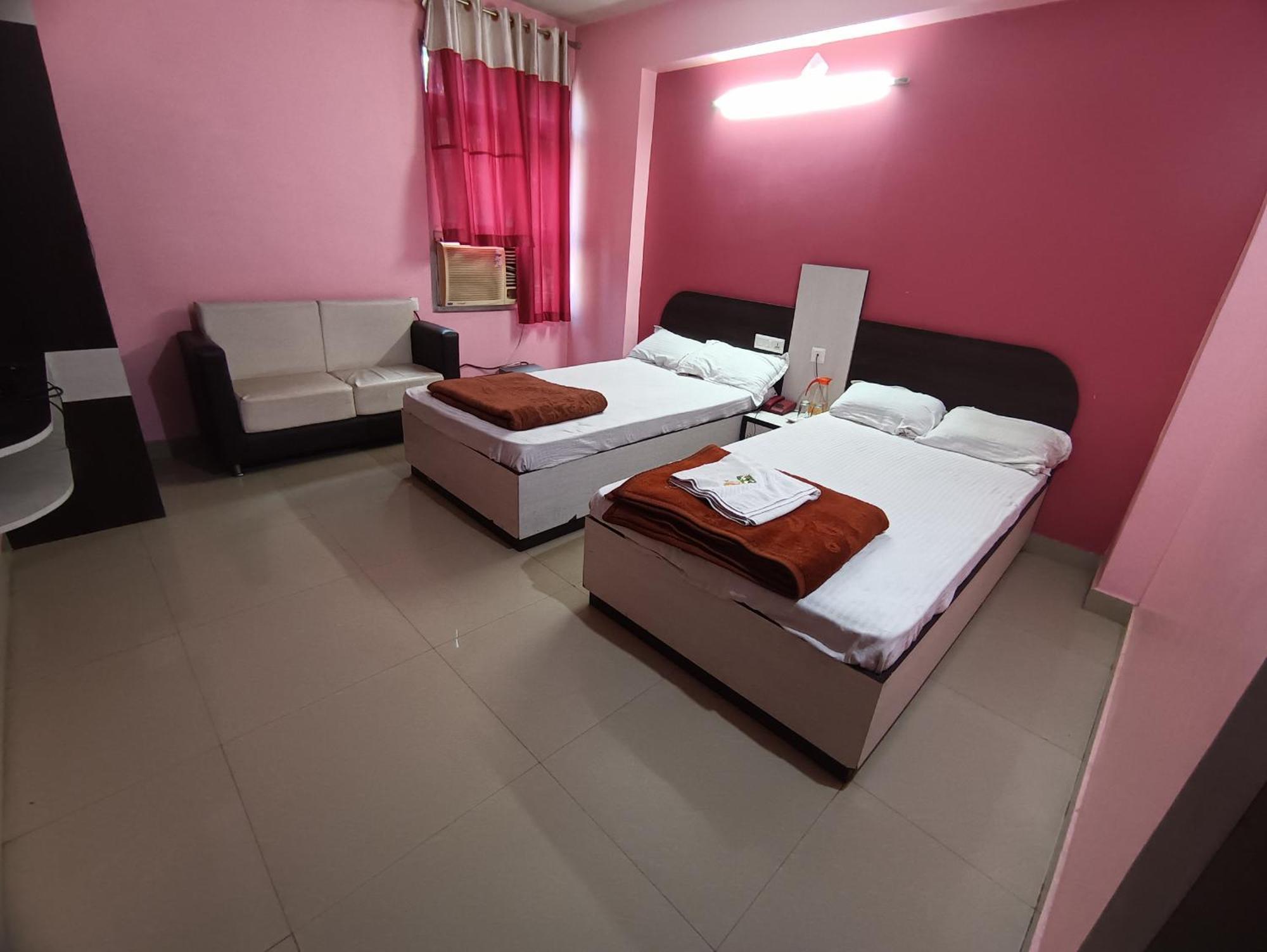 גאיה Hotel Viraat Inn מראה חיצוני תמונה