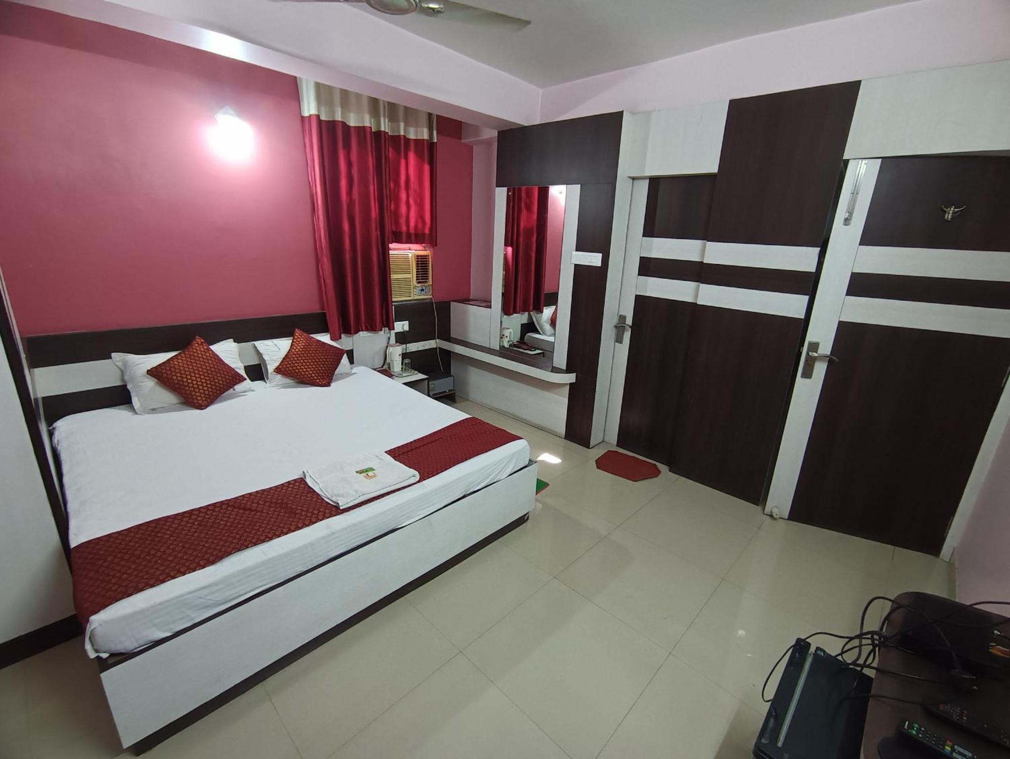 גאיה Hotel Viraat Inn מראה חיצוני תמונה