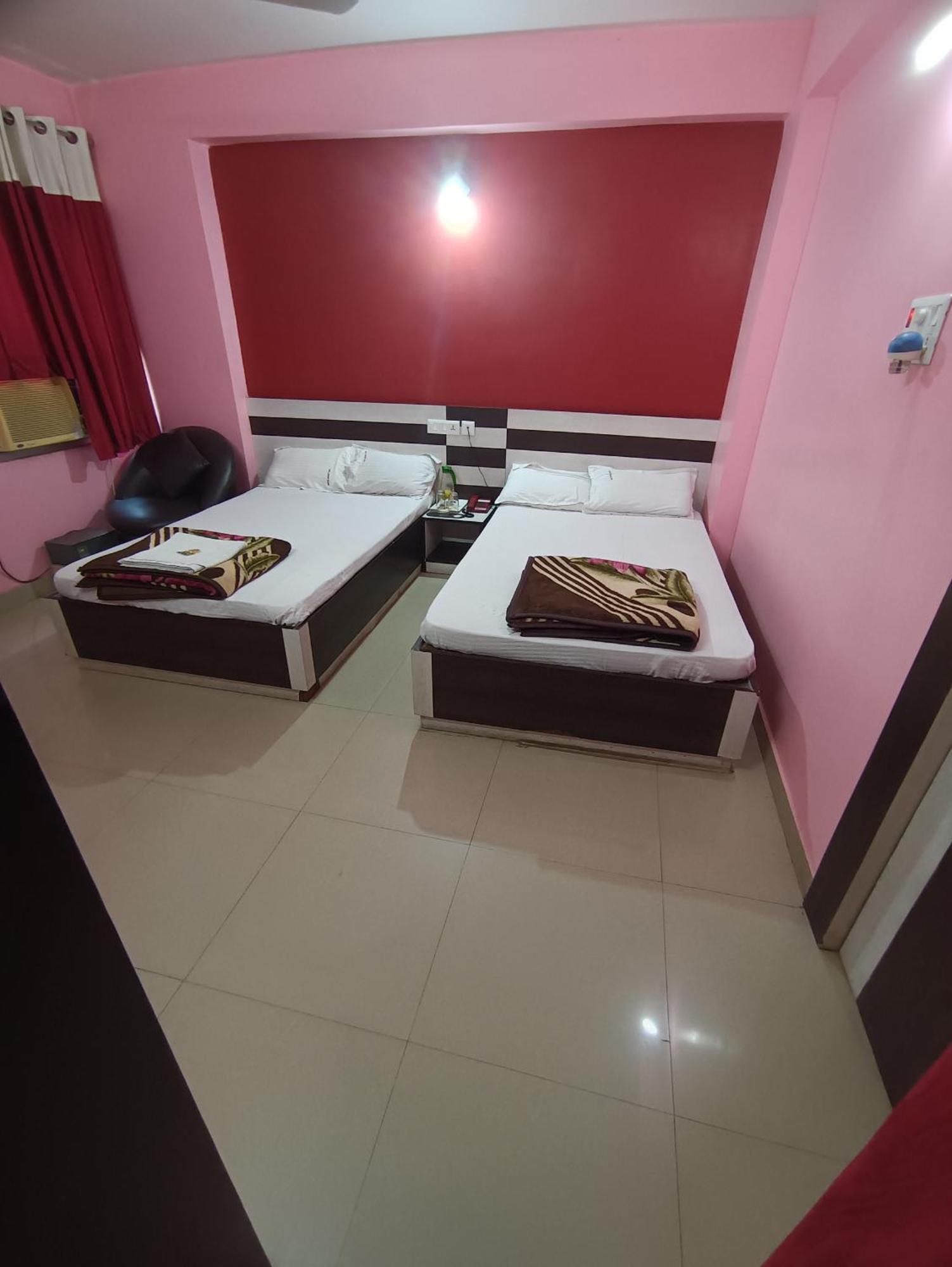 גאיה Hotel Viraat Inn מראה חיצוני תמונה
